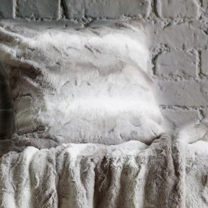 Luxury Reversible Ultra Plush Faux Fur Throw 130cm x 180cm Natural or Grey