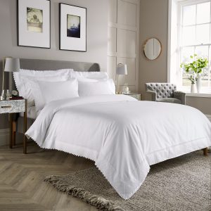 William Hunt Savile Row 600 Thread Count 100% Cotton Embroidered Paisley Border Duvet Cover & Pillowcase Set White